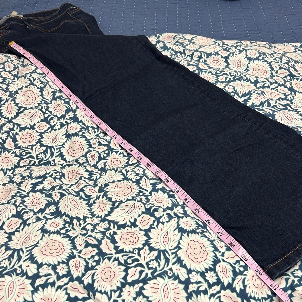 Banana Republic classic Blue Jeans bootcut button back pockets size EUC 14 / 32 - Picture 10 of 11